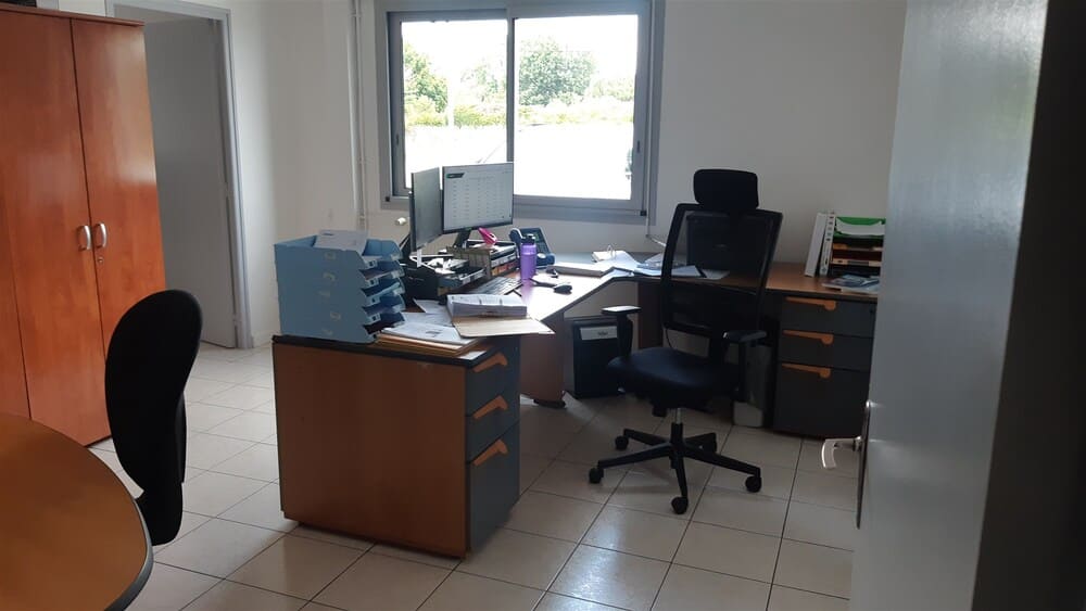 À VENDRE – FABRICANT ET DISTRIBUTEUR DE MATÉRIELS DE PISCINE – Image 6