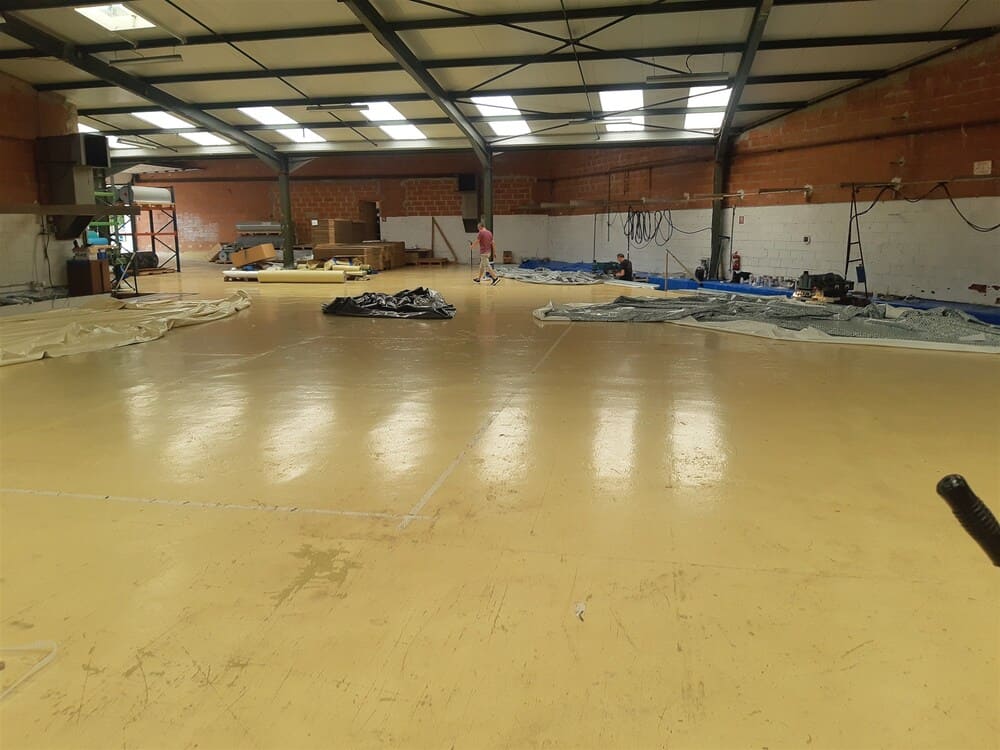 À VENDRE – FABRICANT ET DISTRIBUTEUR DE MATÉRIELS DE PISCINE – Image 4