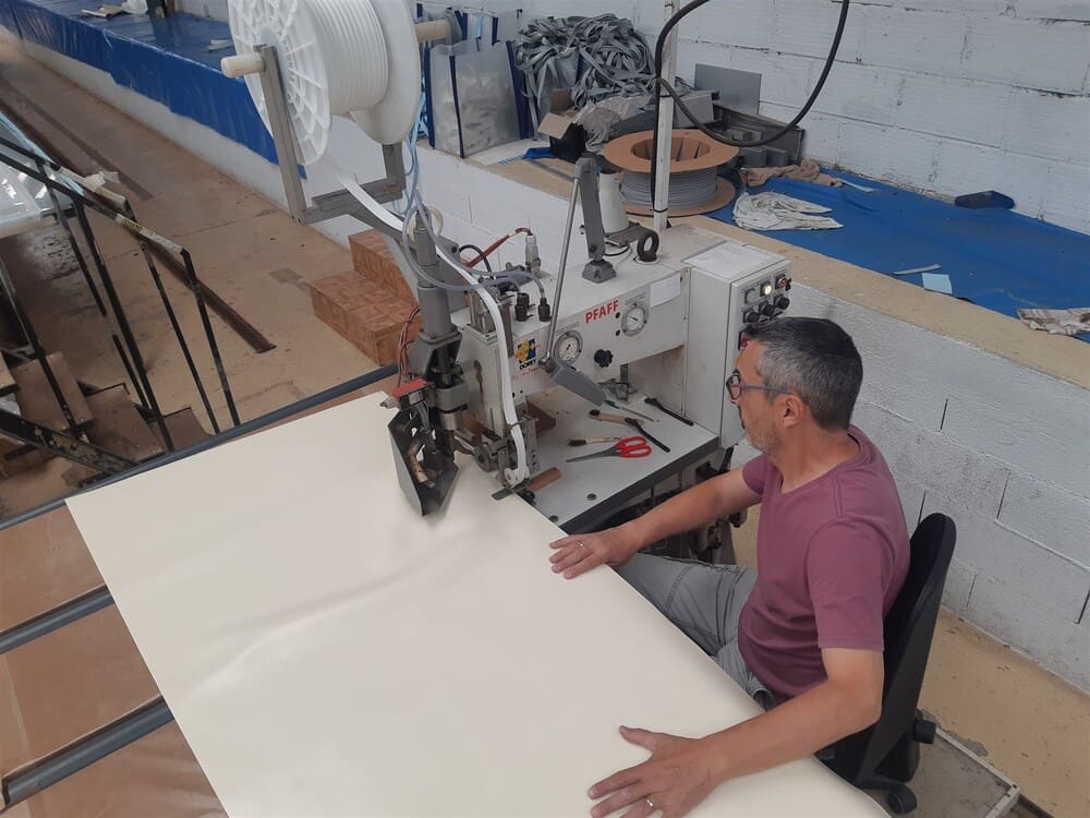 À VENDRE – FABRICANT ET DISTRIBUTEUR DE MATÉRIELS DE PISCINE – Image 9